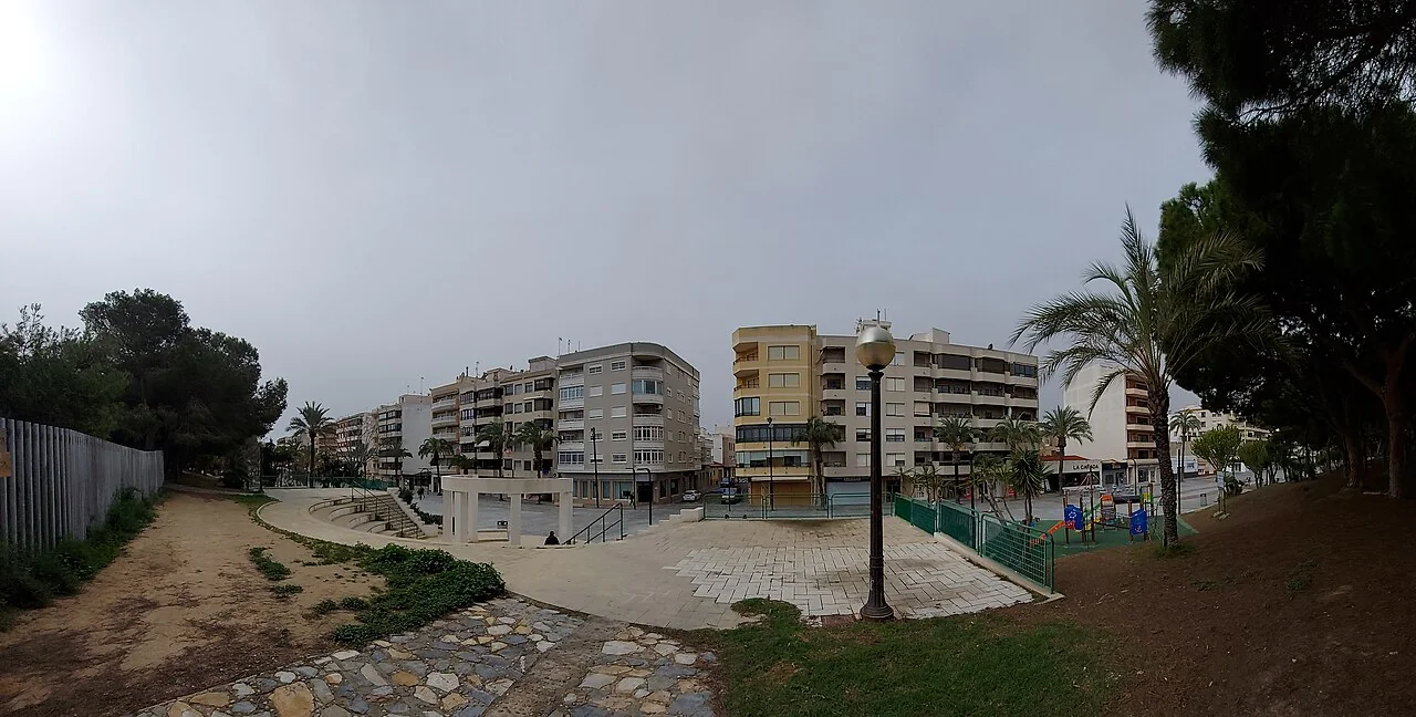 Panorama budynków w mieście Guardamar del Segura