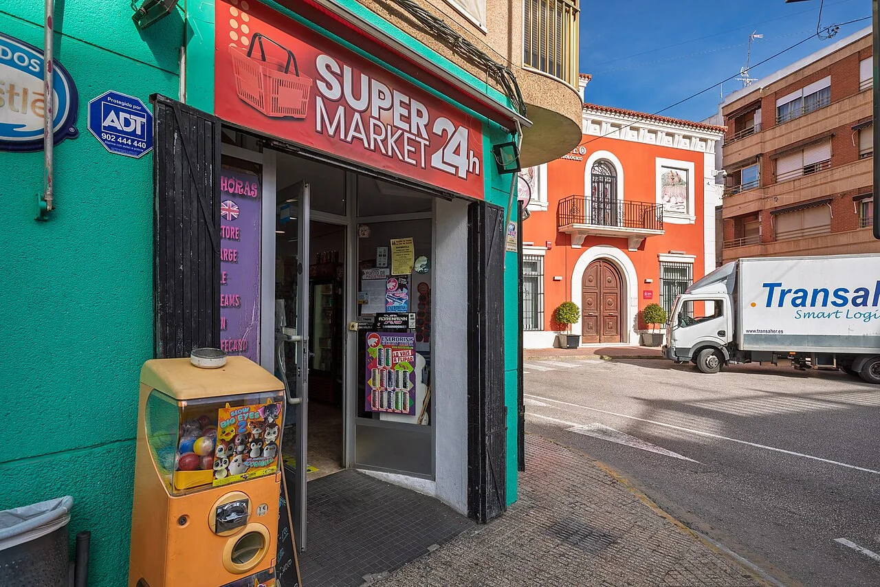 Street corner by Plaza de España in Rojales, el Baix Segura, Alicante, Spain, 2025 February